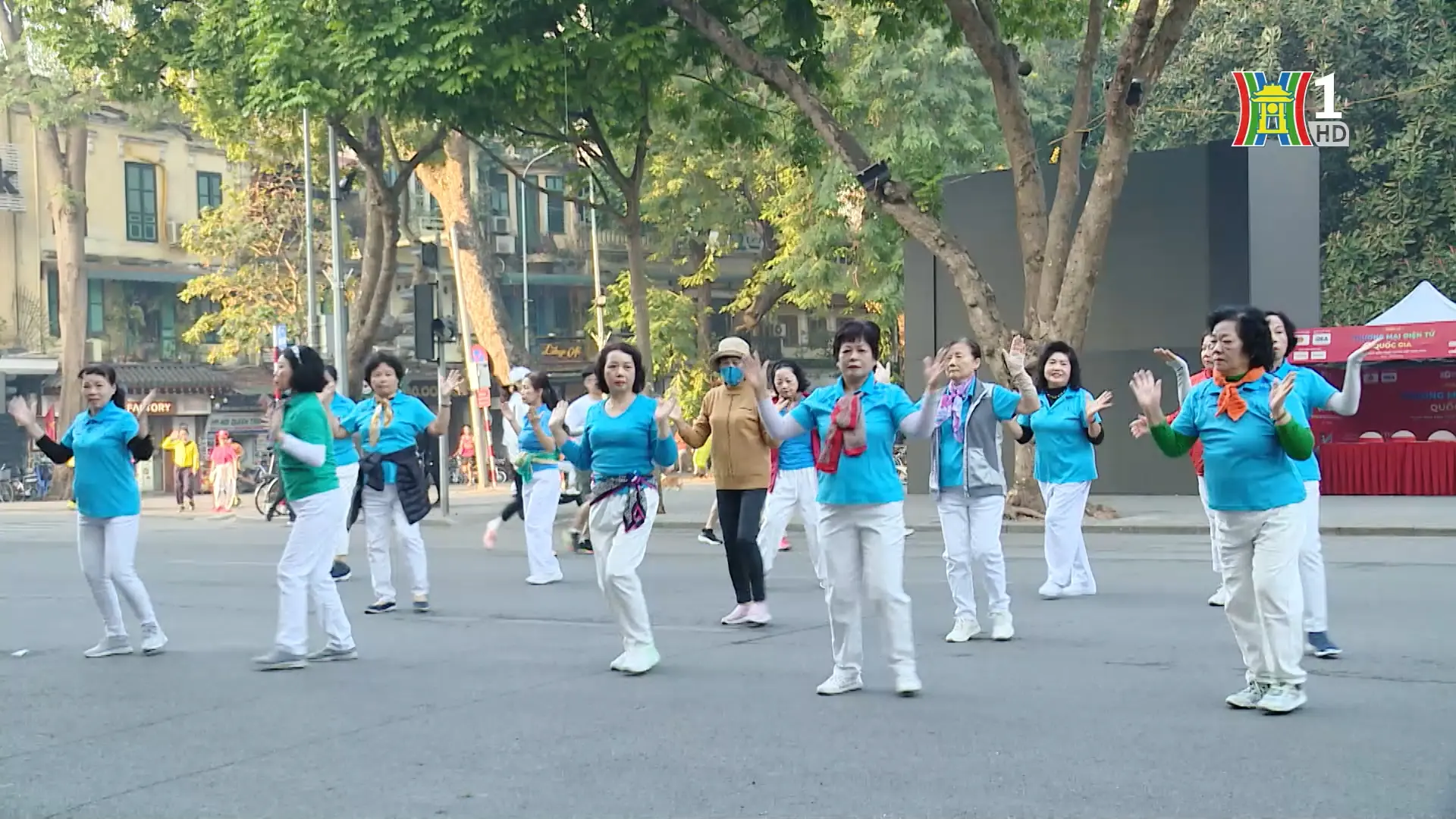 Chăm sóc sức khỏe tuổi trung niên | Vì chất lượng dân số Thủ đô | 02/11/2025